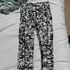 Lululemon size 4 leggings